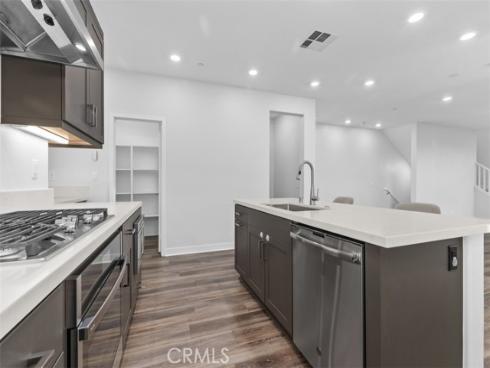 430  Transport  , Tustin, CA