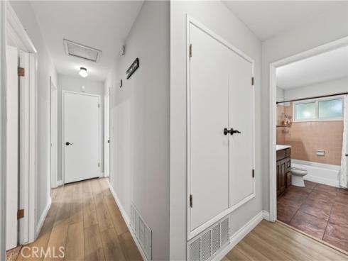 17562  Laurie  , Tustin, CA