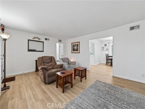 17562  Laurie  , Tustin, CA