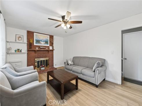 17562  Laurie  , Tustin, CA