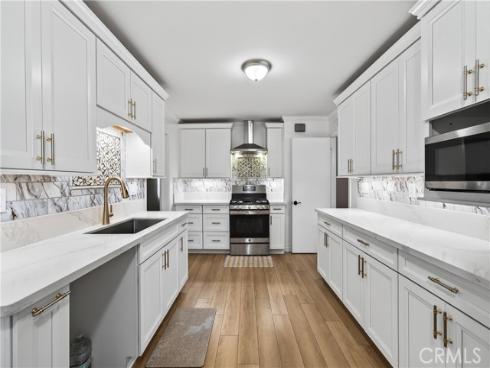 17562  Laurie  , Tustin, CA