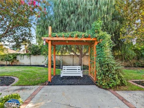 17562  Laurie  , Tustin, CA