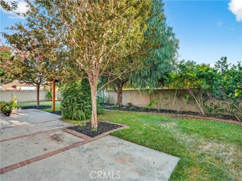17562  Laurie  , Tustin, CA