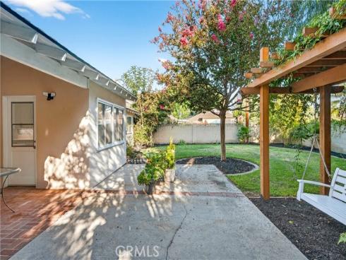 17562  Laurie  , Tustin, CA