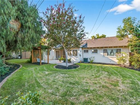 17562  Laurie  , Tustin, CA