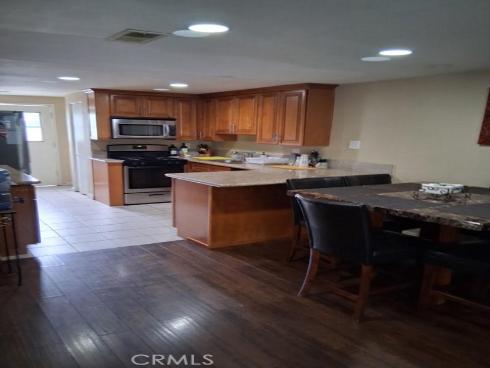 1777  Mitchell  29  Avenue, Tustin, CA