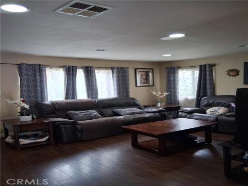 1777  Mitchell  29  Avenue, Tustin, CA