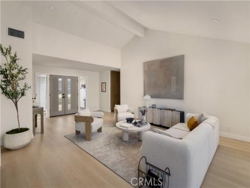 17841  Lucero  , Tustin, CA