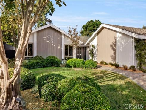 17841  Lucero  , Tustin, CA