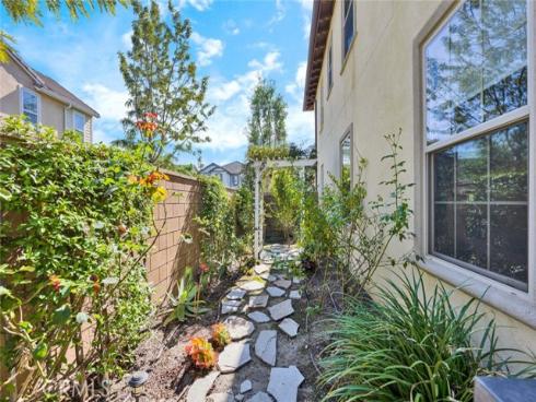 222 Barnes Road, Tustin, CA