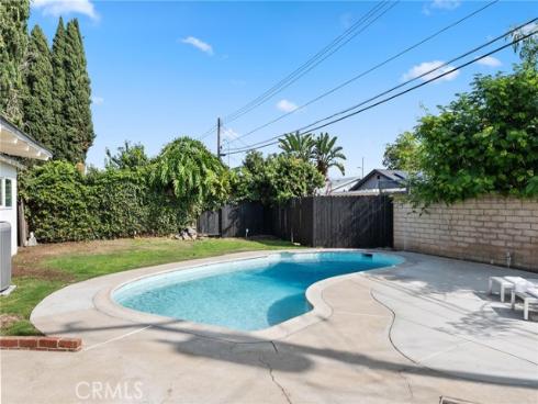 14032  Woodlawn  , Tustin, CA