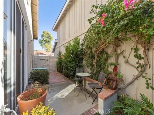 2042 Seminole , Tustin, CA