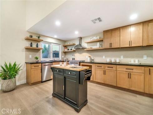 1381  Penrith  , Tustin, CA