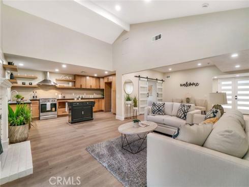 1381  Penrith  , Tustin, CA