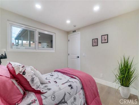 1381  Penrith  , Tustin, CA