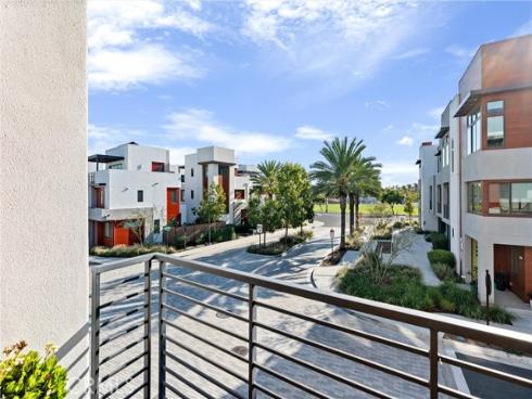 419  Transport  , Tustin, CA