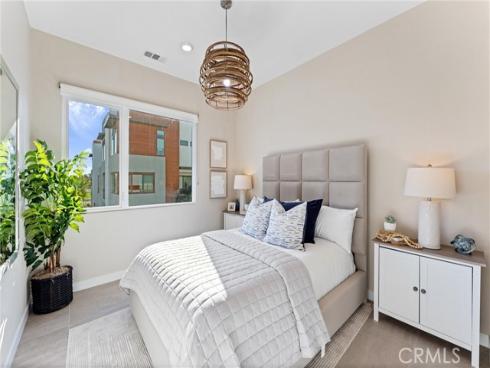 419  Transport  , Tustin, CA