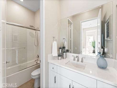 419  Transport  , Tustin, CA