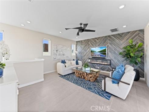 419  Transport  , Tustin, CA