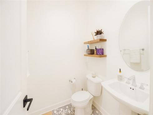 279  Barnes  , Tustin, CA