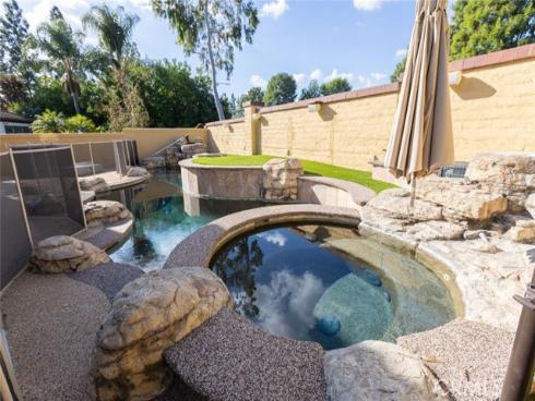 2605  Augusta  , Tustin, CA