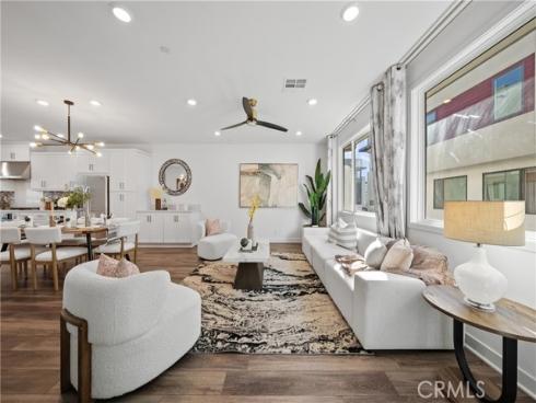 159  Waypoint  , Tustin, CA