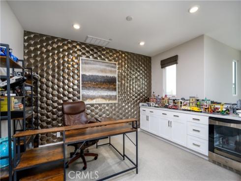 413  Transport  , Tustin, CA