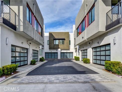 413  Transport  , Tustin, CA