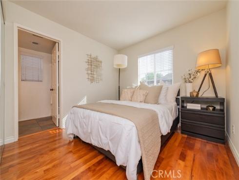 10 Flyers , Tustin, CA