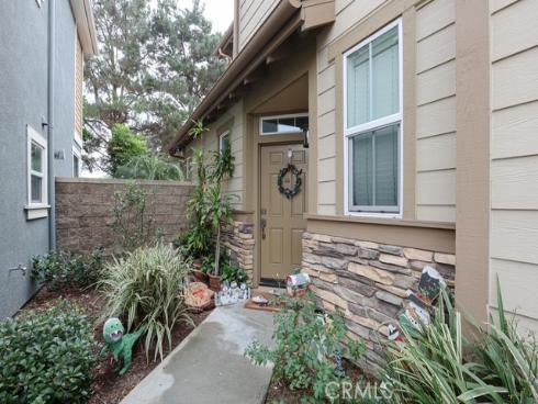 175  Zephyr run  , Tustin, CA
