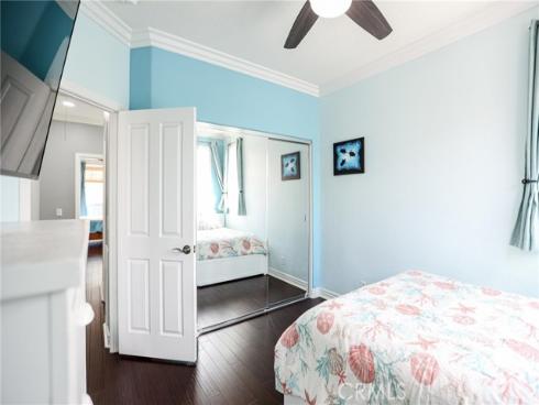 175  Zephyr run  , Tustin, CA