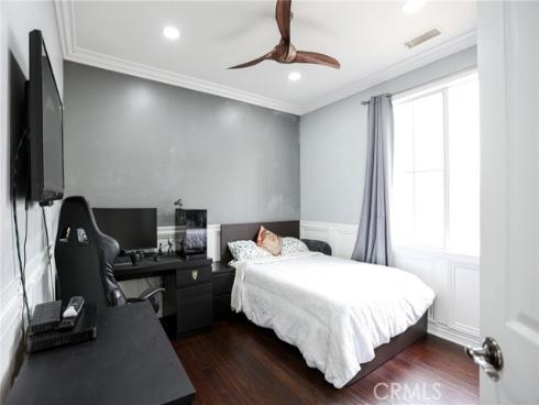 175  Zephyr run  , Tustin, CA