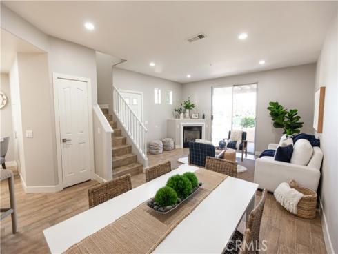 2340  Sunningdale  , Tustin, CA