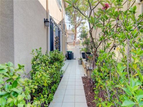 13069  Arborwalk  , Tustin, CA