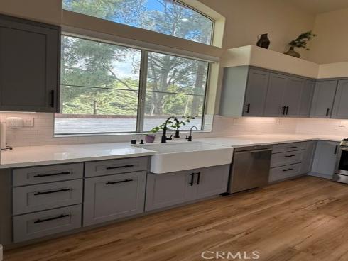 2737  Dietrich  , Tustin, CA