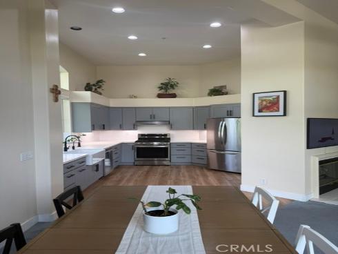 2737  Dietrich  , Tustin, CA