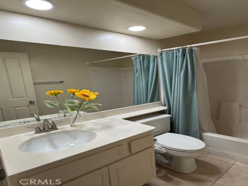 2737  Dietrich  , Tustin, CA