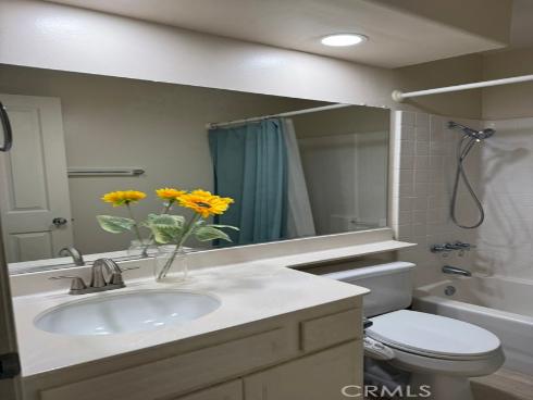 2737  Dietrich  , Tustin, CA