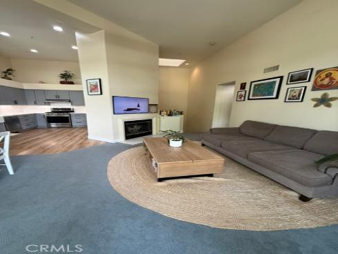 2737  Dietrich  , Tustin, CA