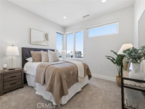 2122  Swaim   Way, Tustin, CA