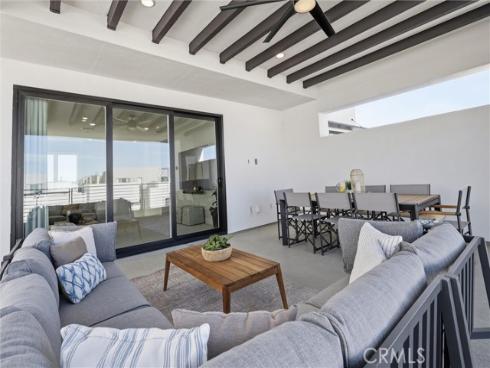 2122  Swaim   Way, Tustin, CA