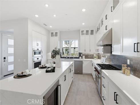 2122  Swaim   Way, Tustin, CA