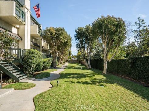 426 W 1st  , Tustin, CA