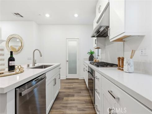 167  Waypoint  , Tustin, CA