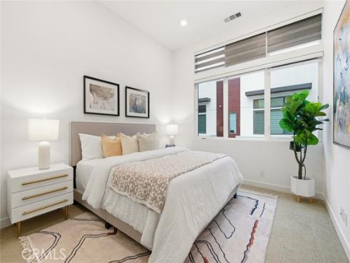 167  Waypoint  , Tustin, CA