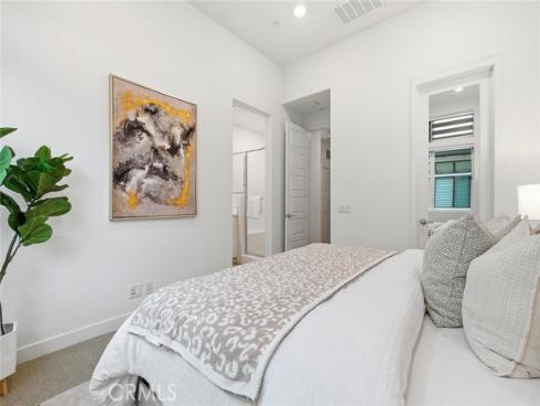 167  Waypoint  , Tustin, CA