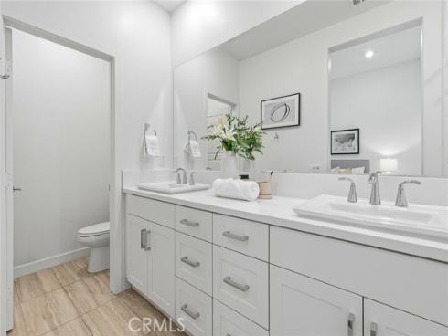 167  Waypoint  , Tustin, CA