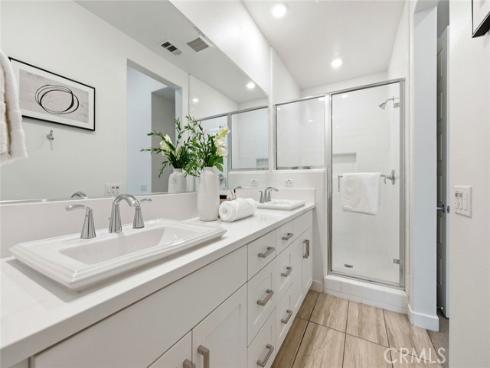 167  Waypoint  , Tustin, CA