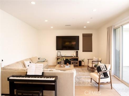 279  Barnes  , Tustin, CA