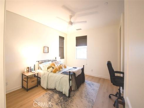 279  Barnes  , Tustin, CA